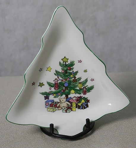 Nikko Japan Christmas Tree Shaped Small Candy Dish - Picture 2 of 10