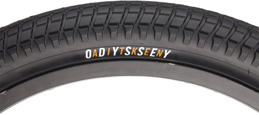 Pacote com 2 pneus Odyssey Mike Aitken originais 20 x 2,25 fio Clincher preto - Imagem 2 de 2