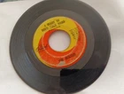 1964 THE BEATLES 45 I Want To Hold Your Hand / I Saw Her Standing There CAPITOL