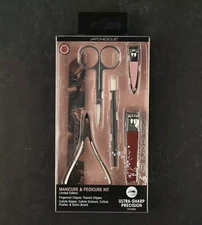JAPONESQUE Essential Manicure and Pedicure Kit Limited Edition 6 Tools