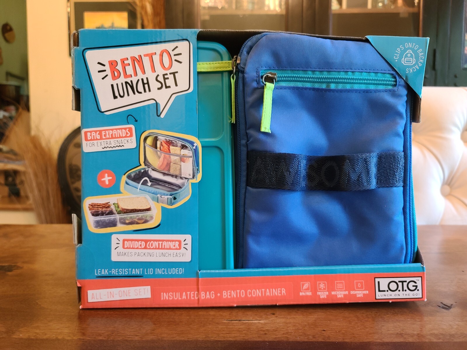 Set - Clips Onto Backpack Awesome Blue New