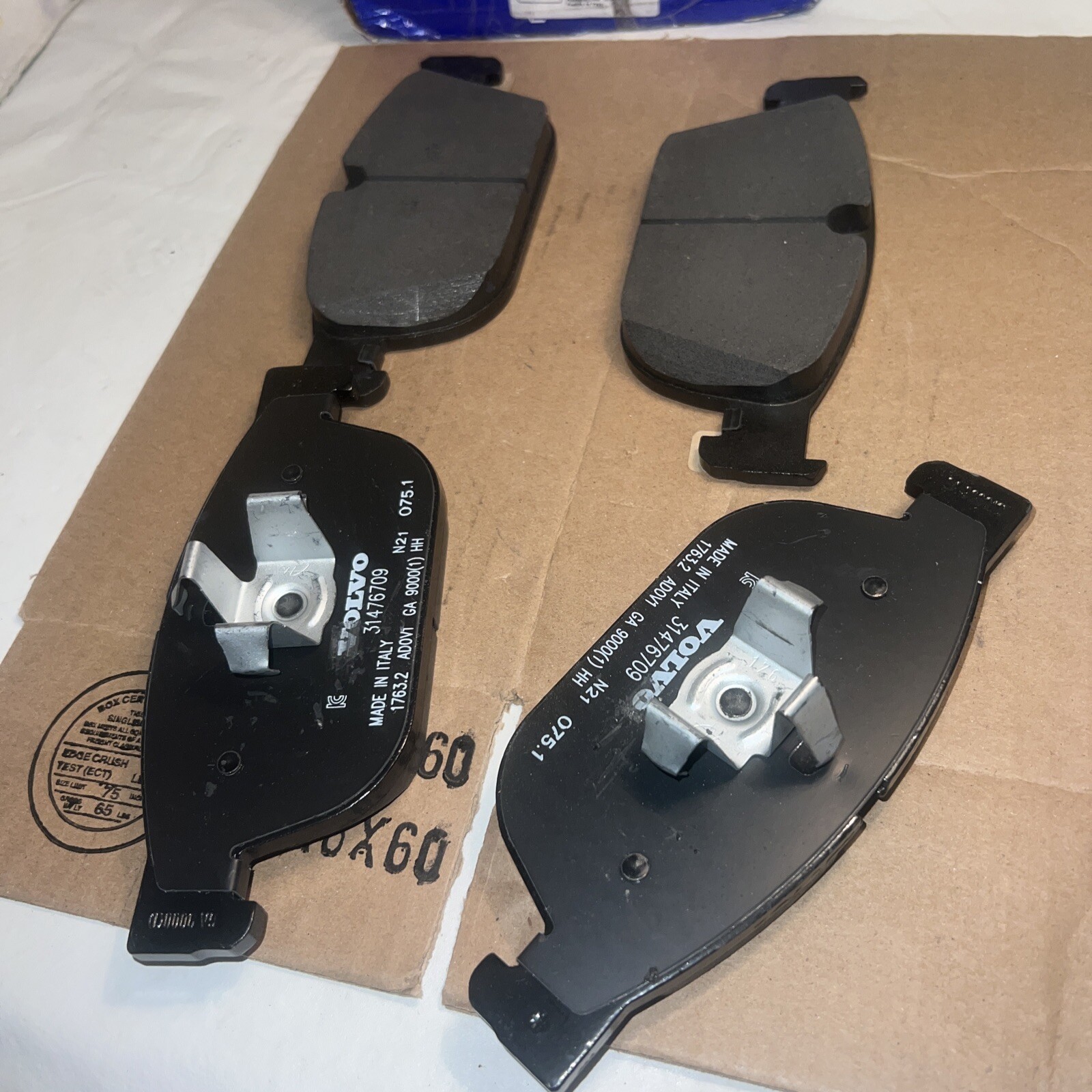 Genuine OEM Disc Brake Pad Set for Volvo 31499906 S60 XC40 XC60 SET OF