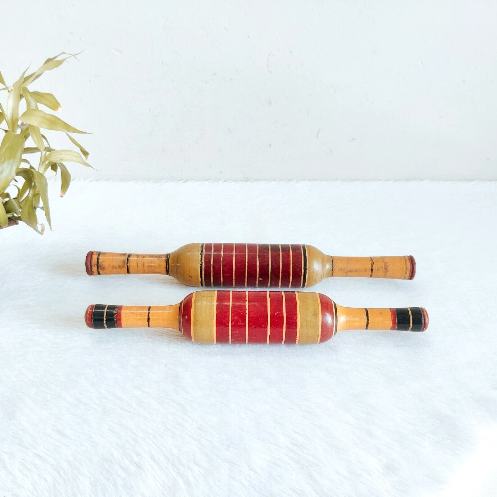1920 Vintage Handmade Lacquered Tortilla Bread Bakers Wooden Rolling Pin 2Pc W31
Opens in a new wind