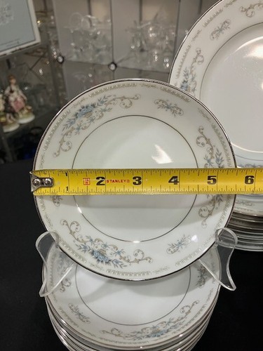 Diane by Fine China of Japan - 59pc Estate Set of Vintage Platinum Trimmed China - Picture 6 of 11
