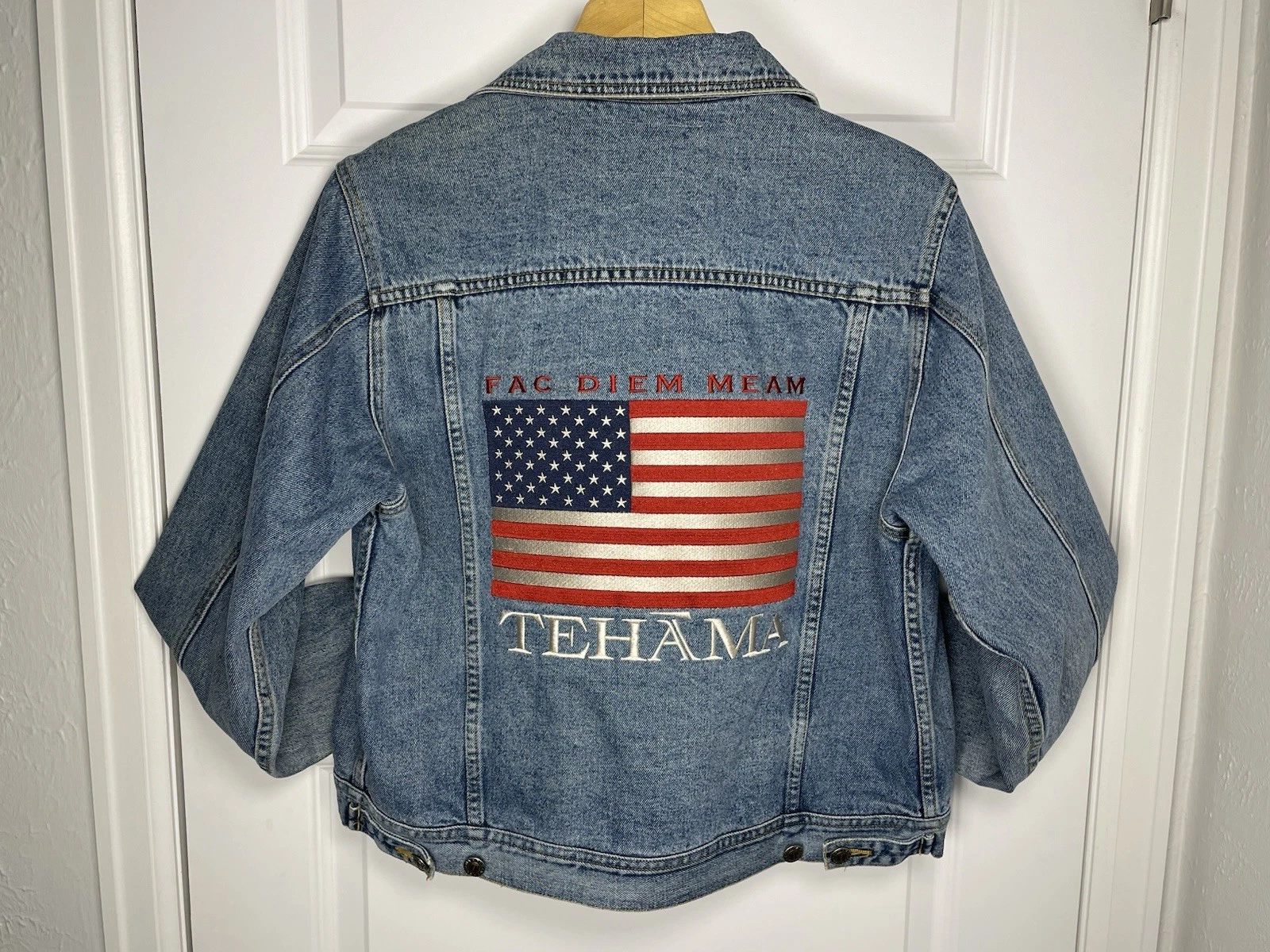 VTG Tehama-Clint Eastwood American Flag Embroidered Denim/Jean Jacket Unisex S - product detail image 1