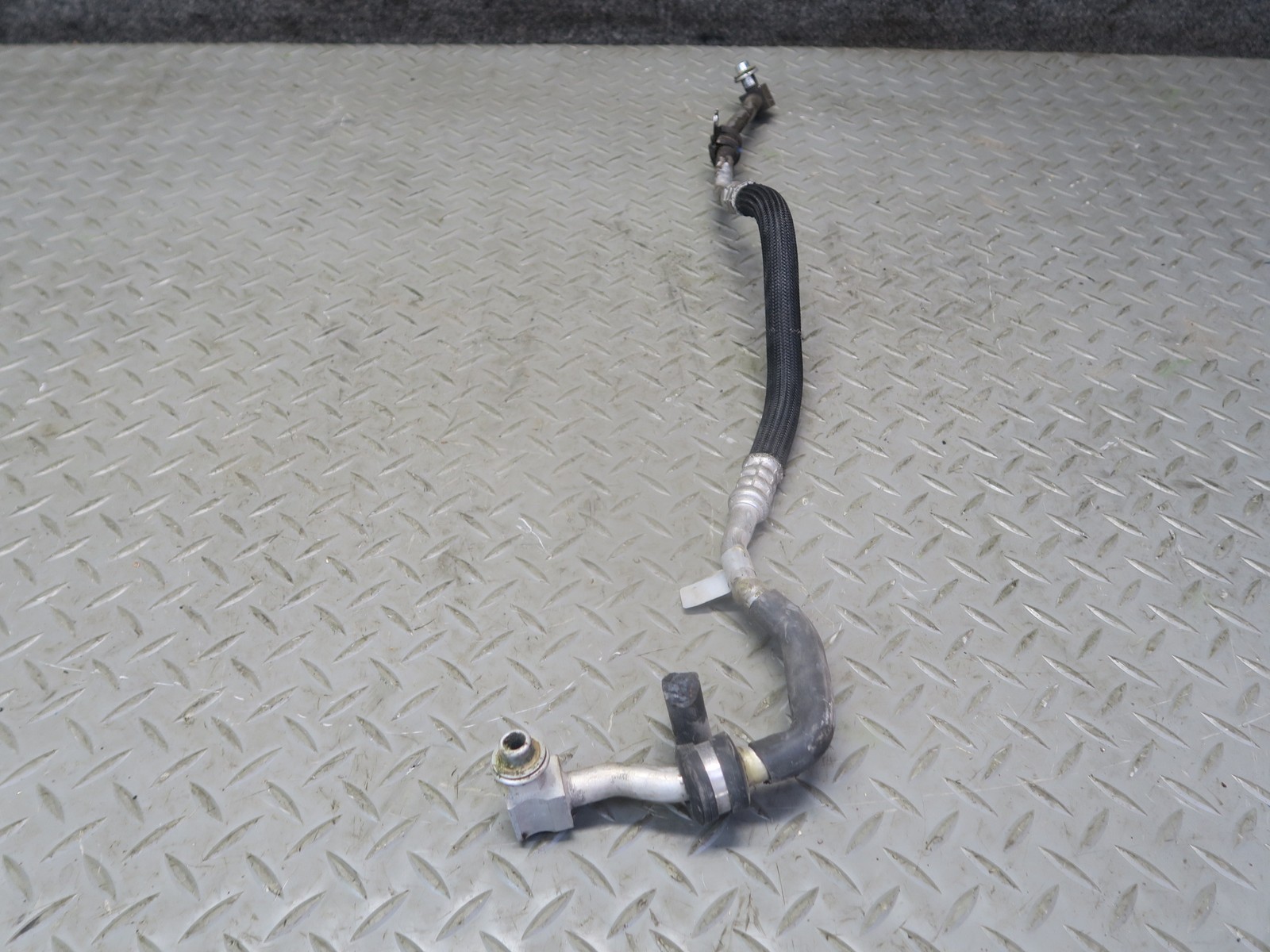 Maserati Quattroporte S Q4 2017-2021 Hose pipes Set