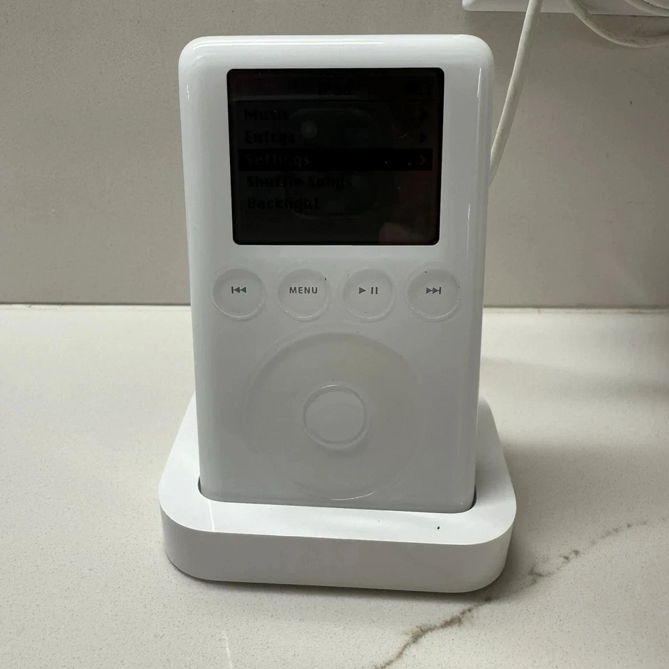 🎵Apple iPod Classic 1/2/3/4th Generation White Walkman Mp3 Player New battery🎵 - Image 4 of 4
