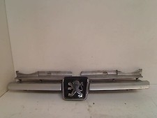 Calandre Peugeot 605