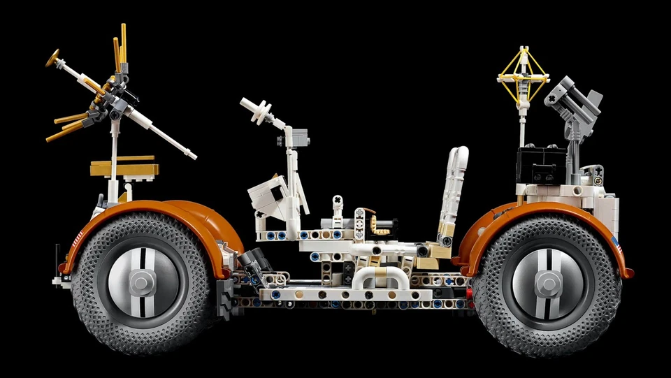LEGO TECHNIC: NASA Apollo Lunar Roving Vehicle-LRV (42182) *RETIRING SOON* MINT - Image 4 of 4
