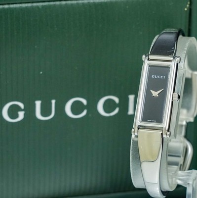 VERPACKTE [NEUWERTIG] GUCCI 1500L schwarzes Zifferblatt Tankform Damen Quarzuhr