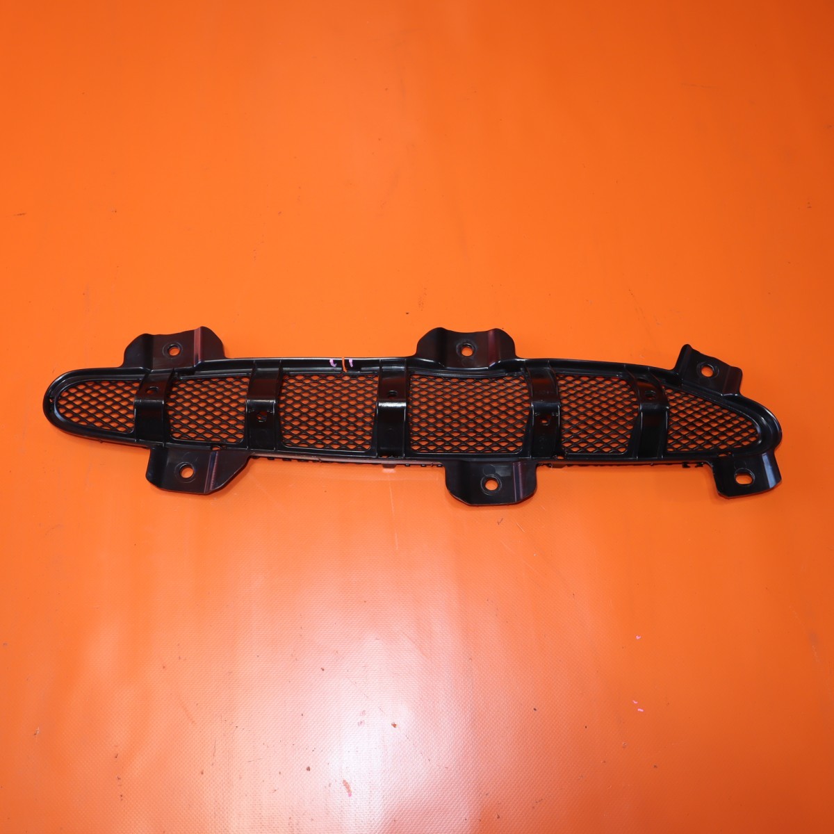 ASTON MARTIN DB11 HOOD VENT GRILLE RIGHT PASSENGER 2017 2018 2020 16C680 OEM