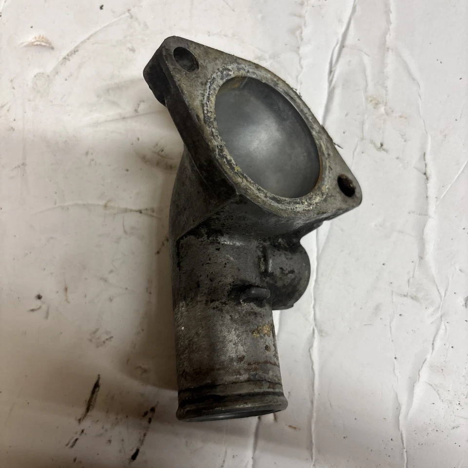 Carcasa termostato Toyota Pickup 4Runner 22R OEM CORTO SIN SENSOR Foto 3 de 4