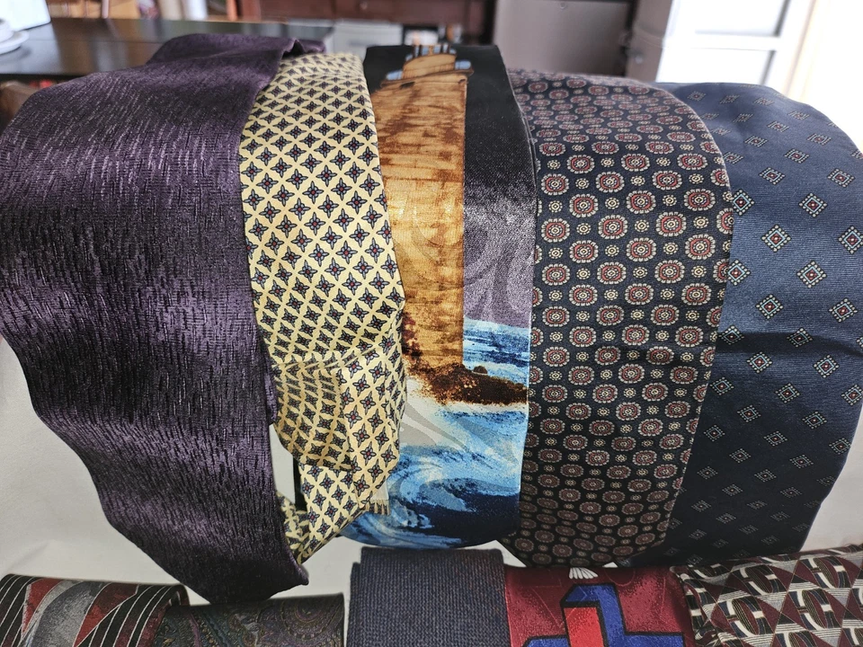 Lote de 16 corbatas de cuello para hombre estilos surtidos colores y marcas Foto 4 de 4