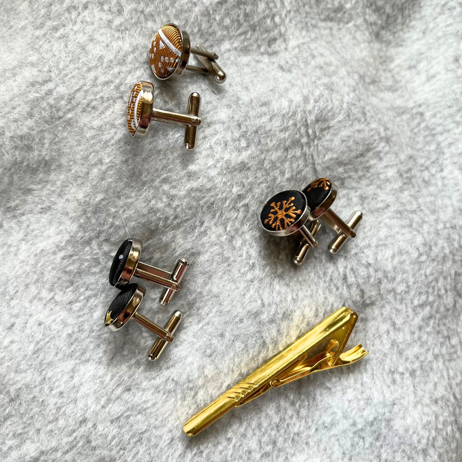 Christmas Ties Set 10pc Pocket Squares + Cufflinks Gold/Black/White  NWT Hi-Tie