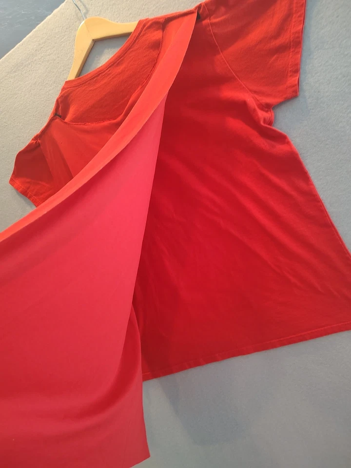 Wonder Woman Adult XL Costume Tee W/ Detachable Cape DC Comics Super Hero - Image 4 of 4