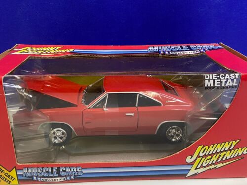 JOHNNY LIGHTNING 1/24 SCALE RED 1969 DODGE CHARGER R/T - Picture 2 of 8