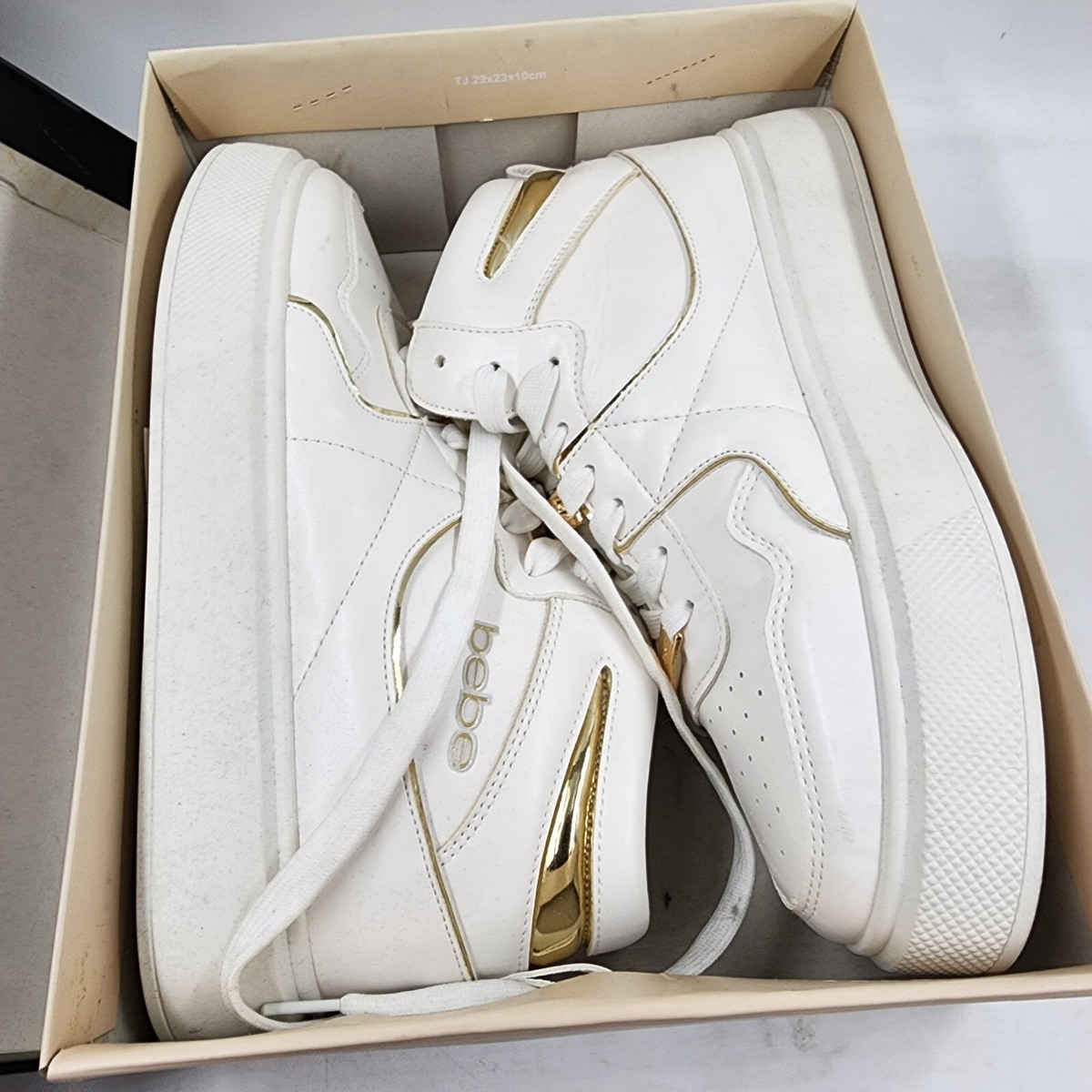 Bebe Curb Link High Top Platform Sneakers Women's 10 White Bebe Curb Link High Top Platform Sneakers Women's 10 White