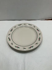 Longaberger Holly 9” Luncheon Plate - Mint Condition