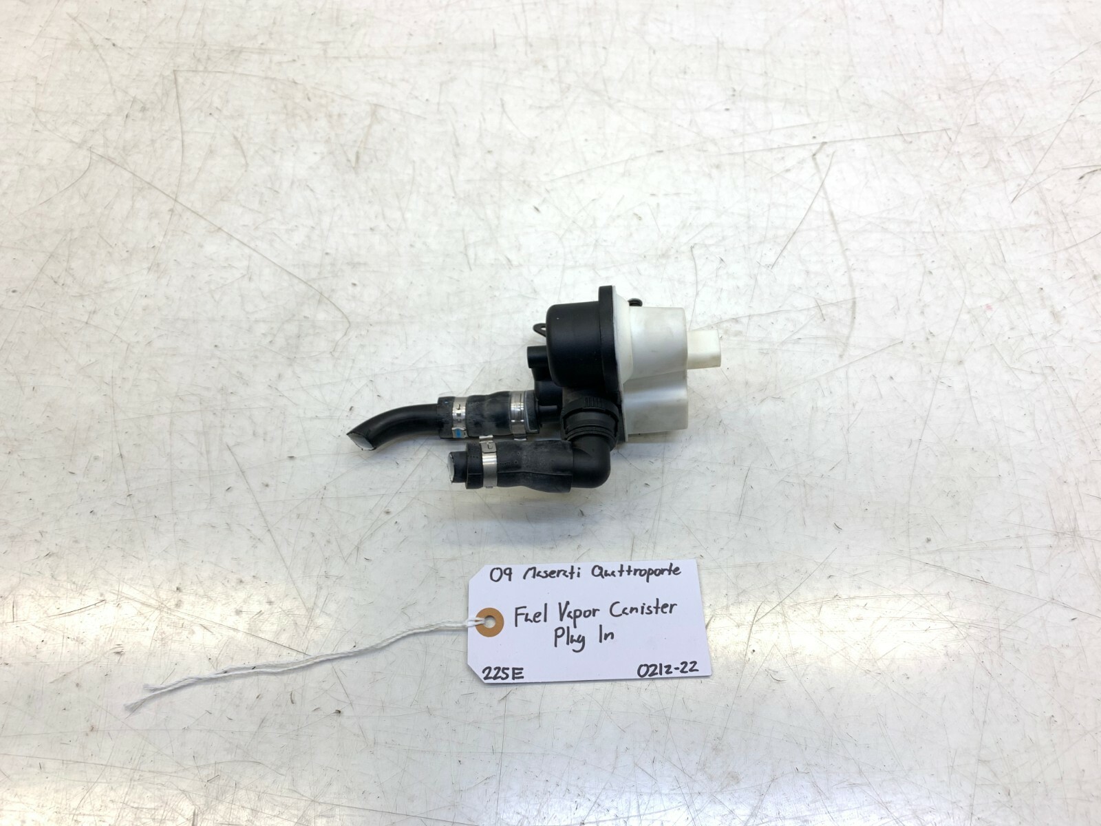 08 09 10 11 12 MASERATI QUATTROPORTE FUEL VAPOR CANISTER BOTTOM PLUG IN OEM
