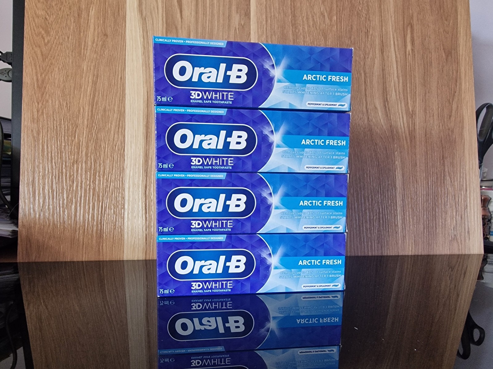 3 x Oral-B 3D White Arctic Fresh Mint Toothpaste Whitening Enamel Protect - 75ml - Image 3
