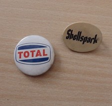 Vintage Total & Shellspark Pin Badges