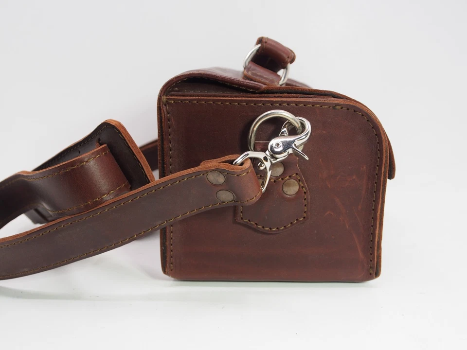 Bolso pequeño para cámara de cuero Saddleback, Satchel, (versión Bull antigua) Foto 3 de 4