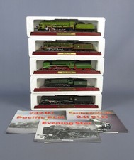 Modellini treni De agostini locomotive a vapore collezione esposizione vintage