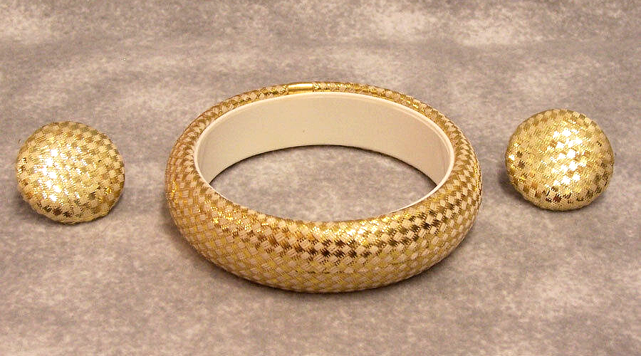 Vintage Goldtone White Fabric Weave Bangle Bracelet Stud Earring Set-image