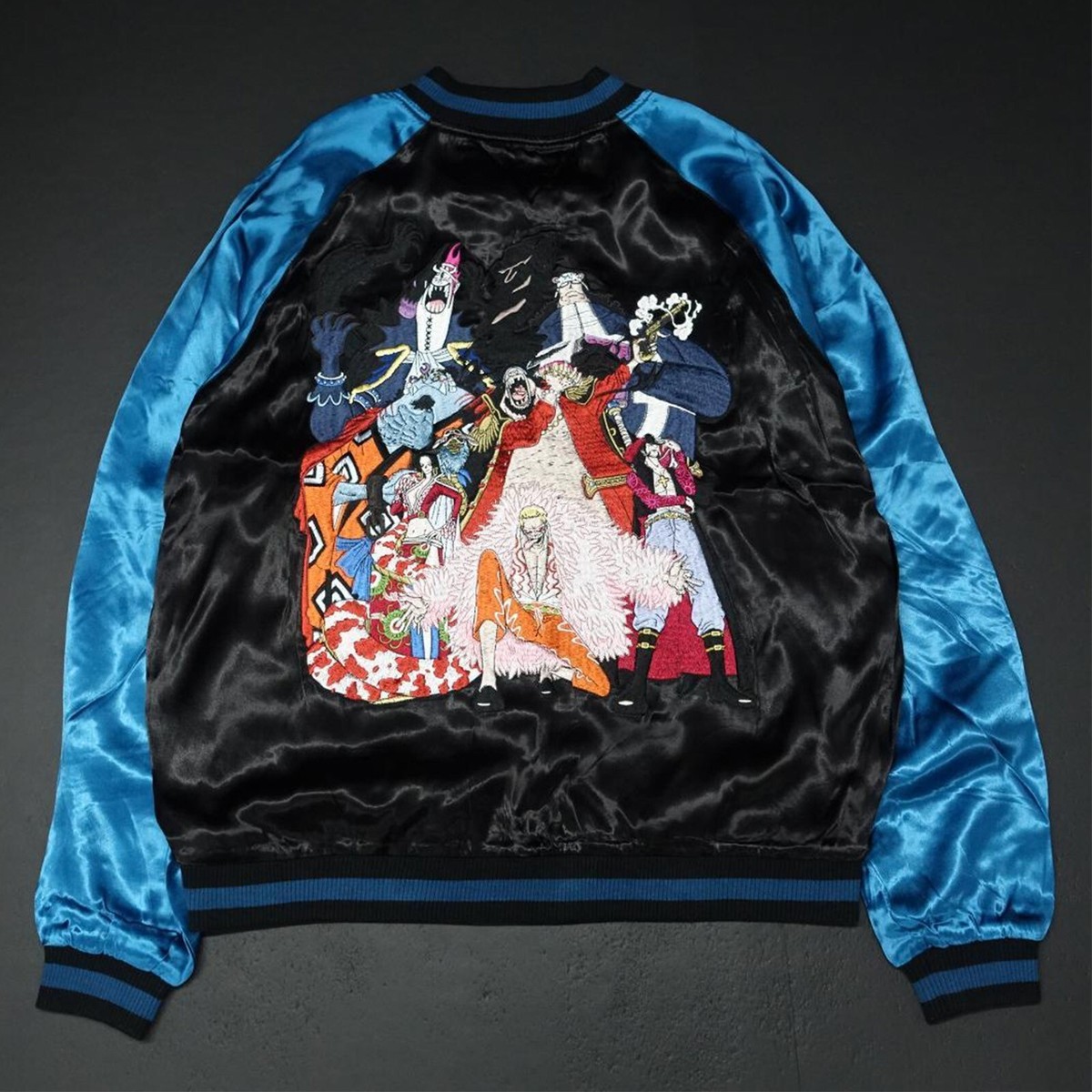 ONE PIECE SEVEN WORLDS OF THE SEA Reversible Jacket XL Doflamingo