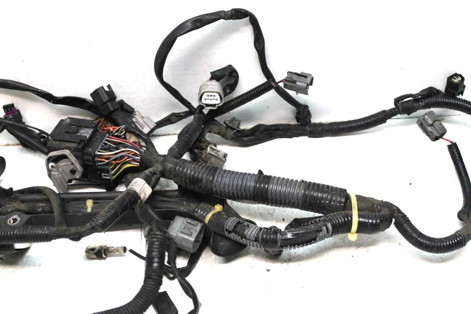 Arnés de motor colector de admisión Subaru Forester 2014-16 N/A OEM P/N 24020AF821 Foto 4 de 4