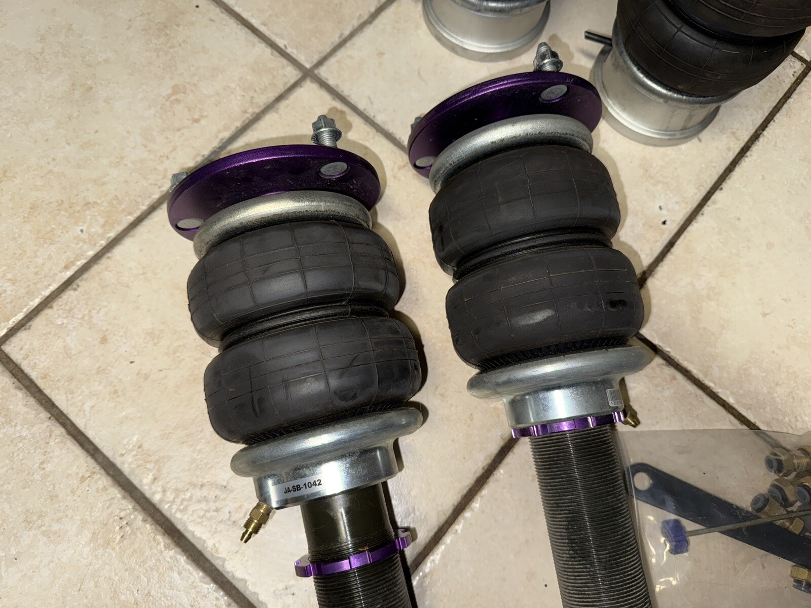 D2 Racing Air Struts for 2015-2021 Mercedes-Benz C63 AMG S(D-ME-07-4-ART)