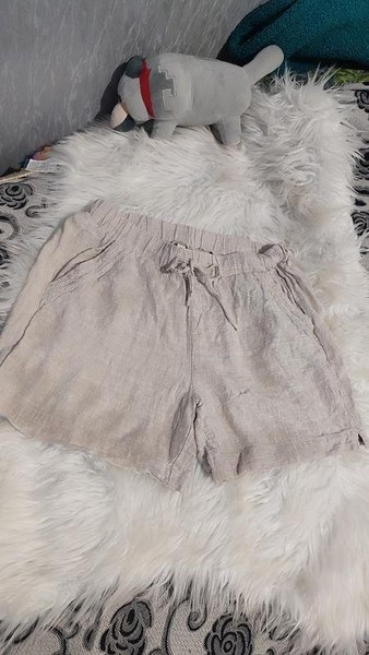 Women Shorts Beige Viscose 36 / S / 44