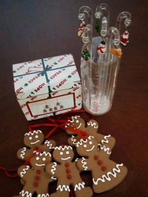 Vintage set of Christmas Decor 5 Gingerbread People 6 Swizzle Sticks