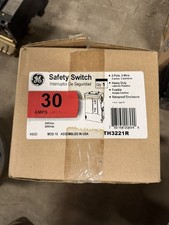GE TH3221R 2 pole 3W Fused 3R Outdoor 30 amp 240v Disconnect
