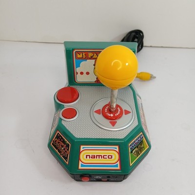 「Plug it in & Play TV Games」　Ms. Pac-Man Jakks Pacific Namco Ms. Pac-Man Plug & Play 7-in-1 TV Games System