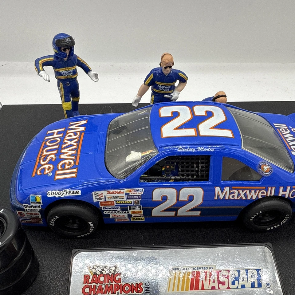 Racing Champions -1992 -1/24th Scale - Pit Stop Showcase -Martin- Maxwell House - Image 3 of 4