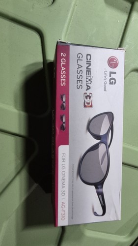 LG Cinema 3D Glasses AG-F310 TV Television Passive 3D Glasses 2 Sets