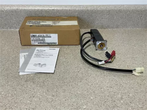 1 Stück Yaskawa SGMAH-A5A1A-YR11 Servomotor SGMAHA5A1AYR11 Neu Expressversand - Bild 1 von 2