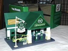 Menards's O Scale Quaker State Limited Edition Gas Station