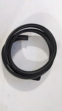FERRARI 308 GTSi FRONT TRUNK COMPARTMENT SEAL FRONT SECTION