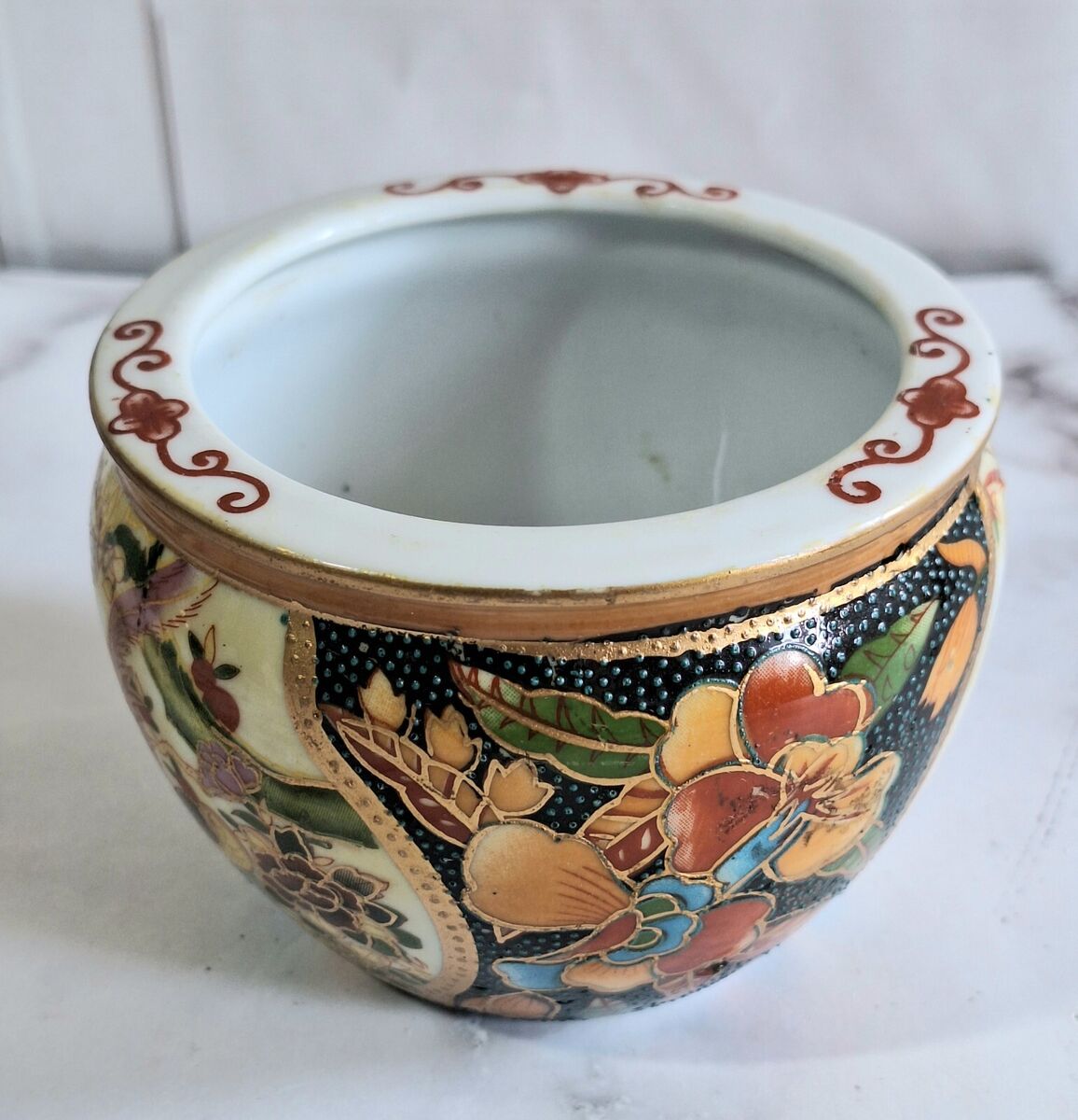 Chinese Porcelain Vintage Floral Bird Jardiniere Gold Gilded Chinese Porcelain Vintage Floral Bird Jardiniere Gold Gilded