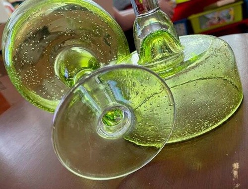 2 Margarita Glasses Vintage Hand Blown Glass Green & Clear Stems Mexico - Picture 9 of 11