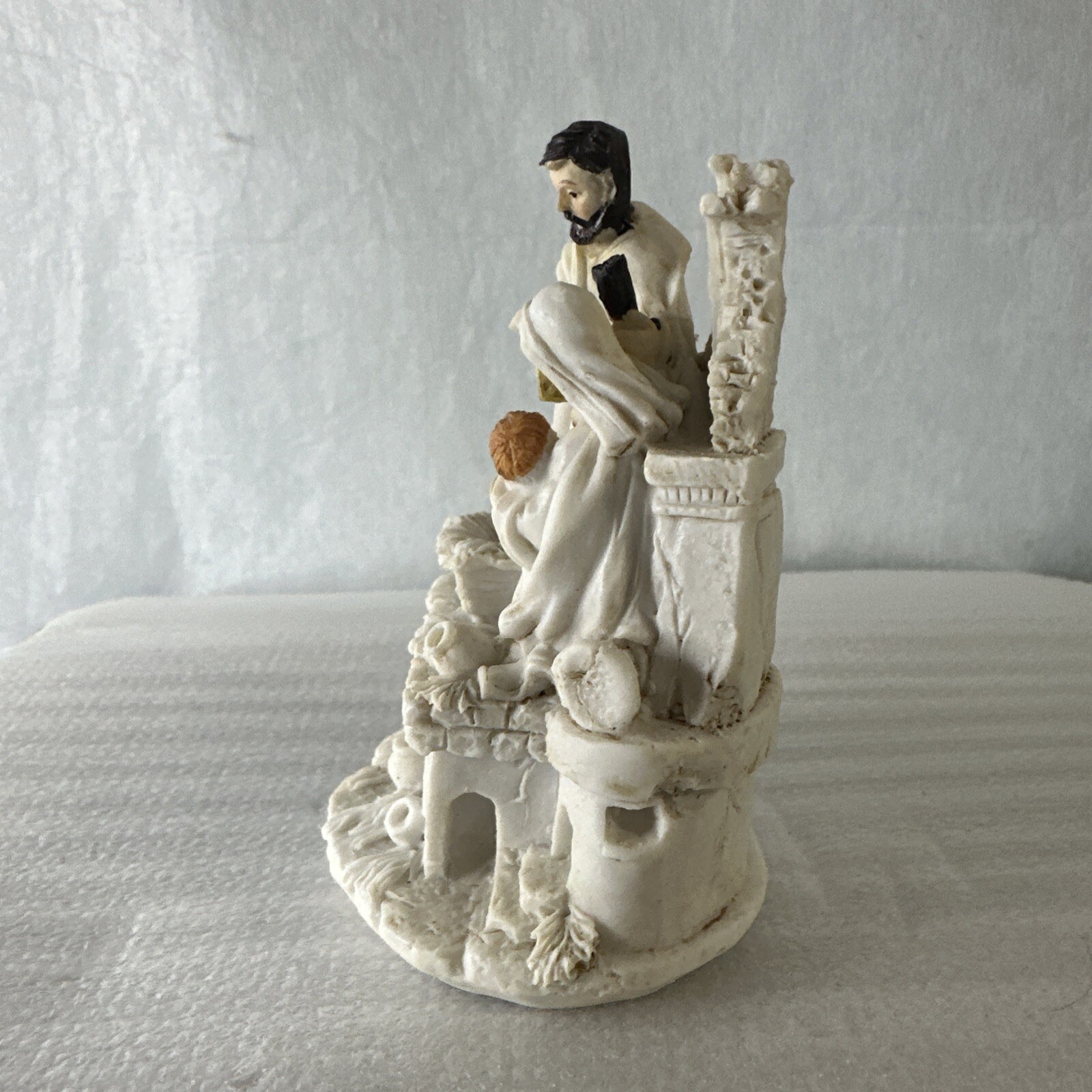 Ganz NEW Away in a Manger Jesus Mary Joseph Nativity Figurine Christmas EX37540