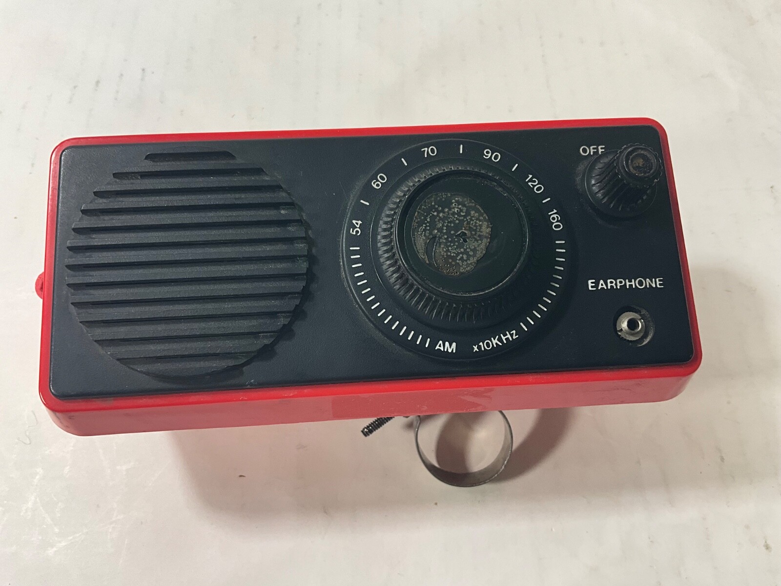 VINTAGE 1970'S SPACE RIDER BATTERY OPERATED AM BICYCLE RADIO. KMART WORKS!