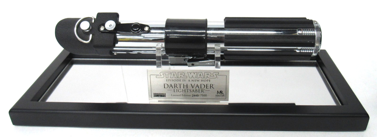 MASTER Replicas Star Wars Darth Vader Lightsaber ANH 1:1 & Display