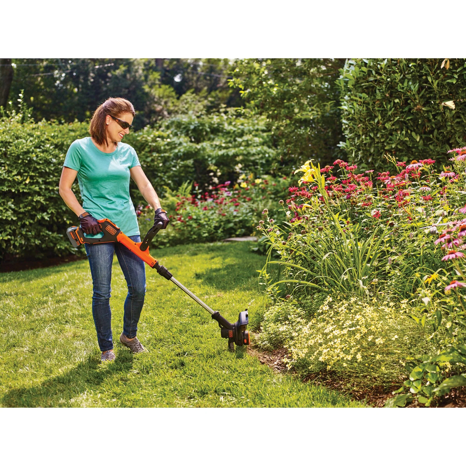 BLACK+DECKER 20V MAX* Lithium Easyfeedstring Trimmer/Edger - LSTE523