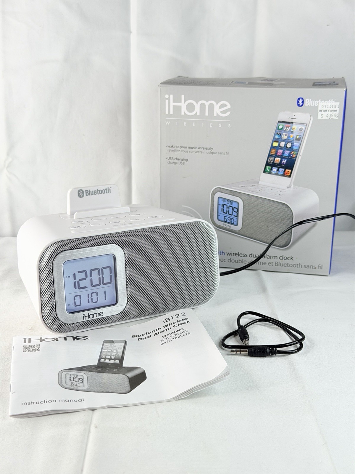 iHome iBT22 Bluetooth Bedside Dual Alarm Clock Charging and Line In WHITE