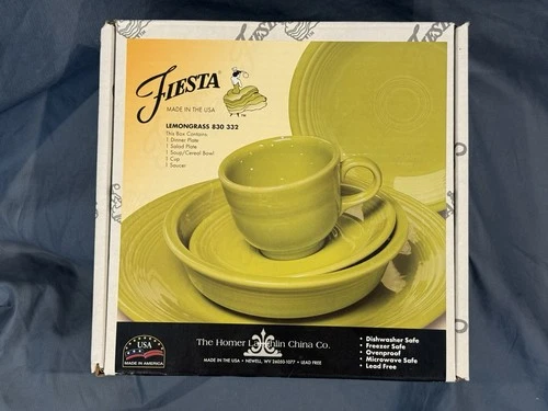Fiesta 5 Piece Place Setting in Original Box - Lemongrass