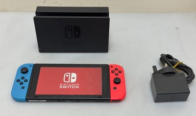 Nintendo Switch Konsole Rot/Blau Joycons C/W Dock & Fifa 22 Spiel Funktioniert Top