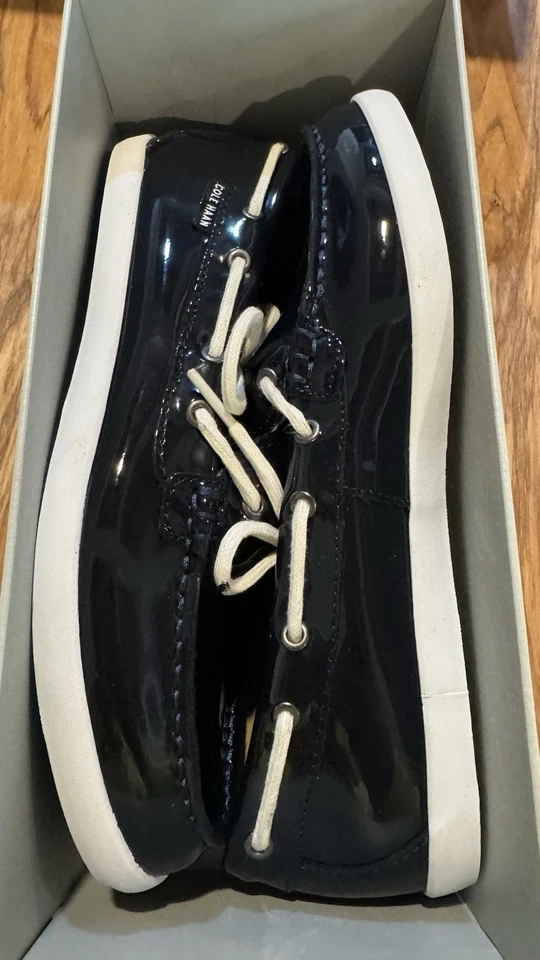 Mocasín para mujer Cole Haan Nantucket Camp charol azul marino talla/8,5 B Foto 4 de 4